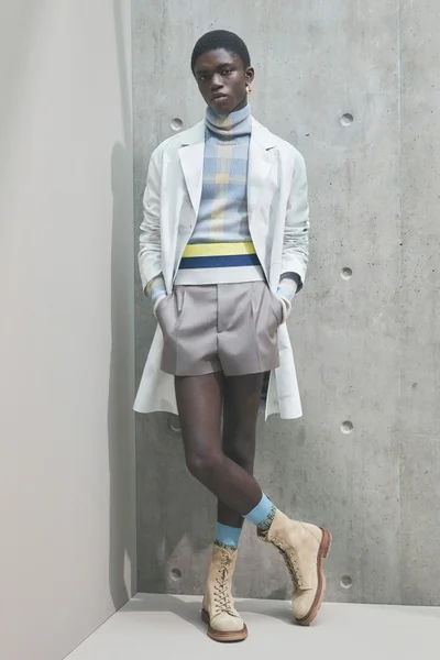 Look 16